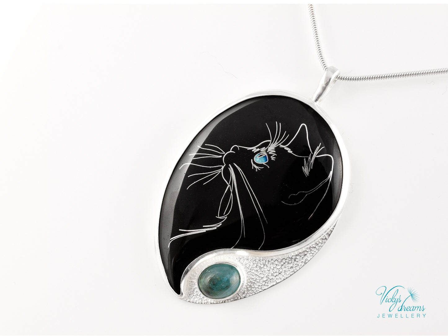 cat pendant, cloisonné enamel, sterling silver, apatite stone