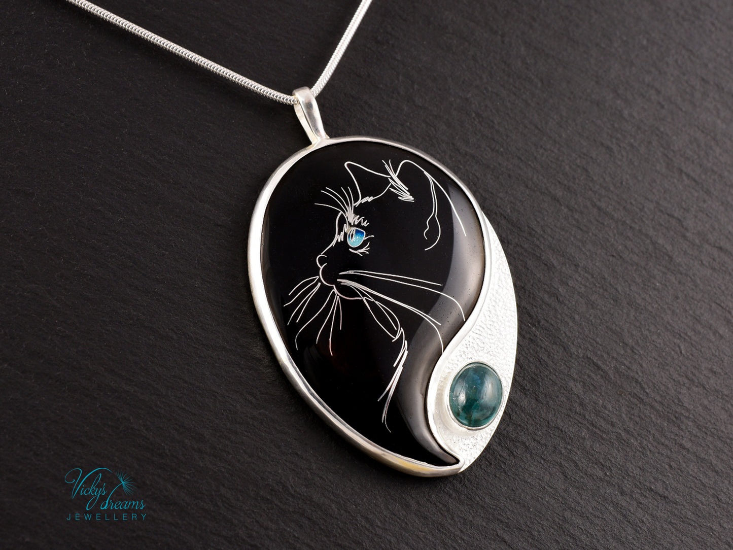 cat pendant, cloisonné enamel, sterling silver, apatite stone