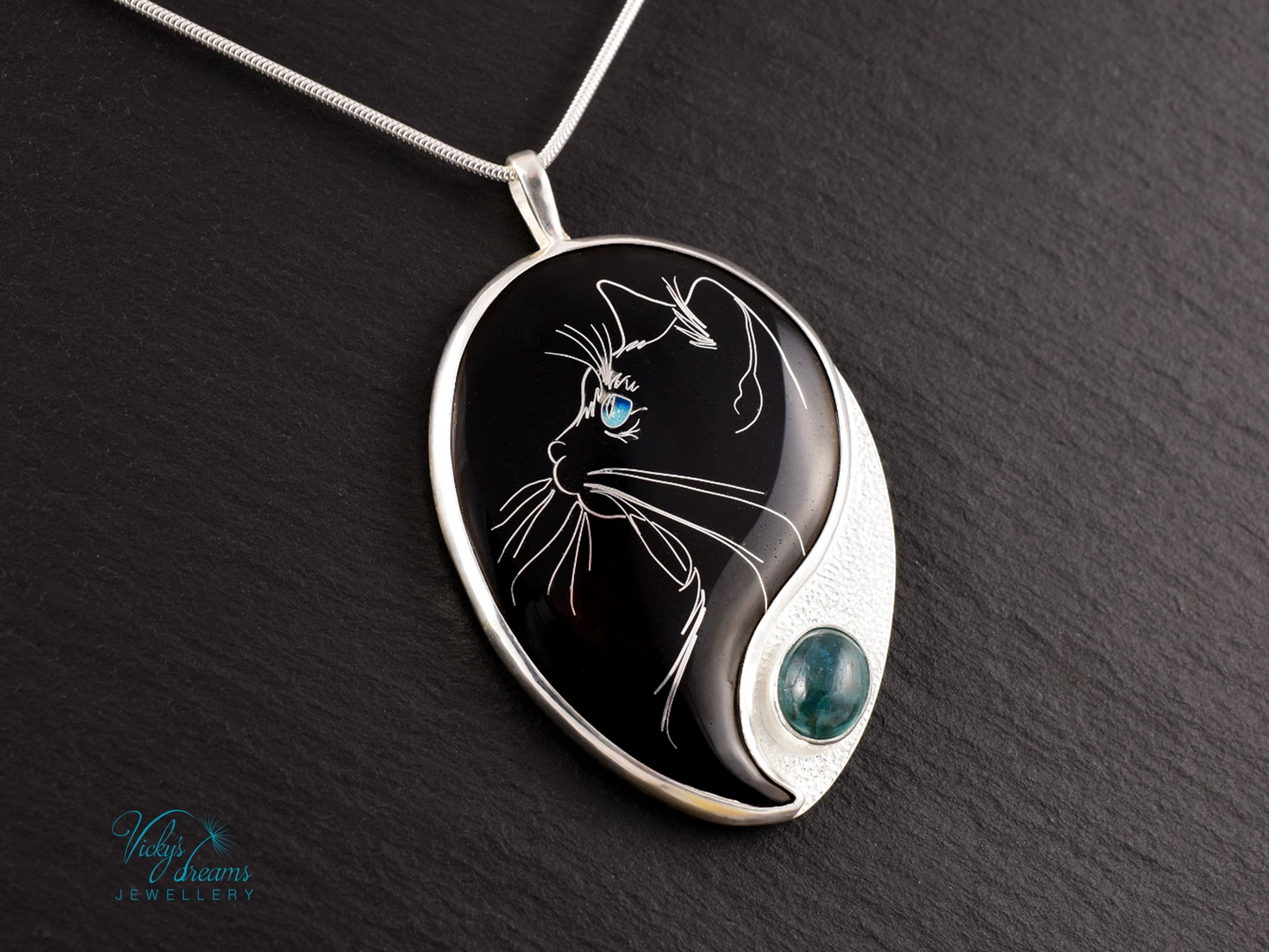 cat pendant, cloisonné enamel, sterling silver, apatite stone