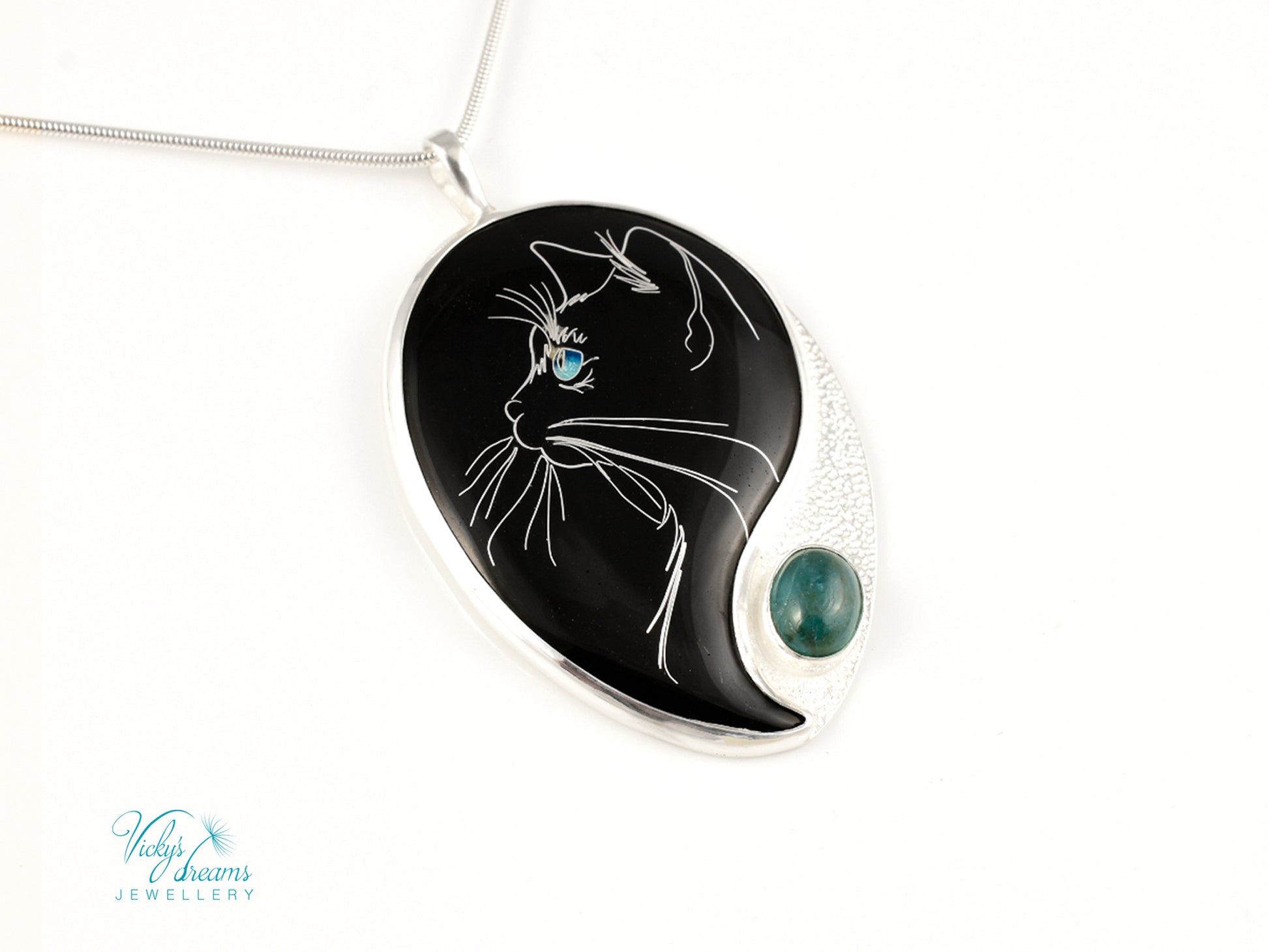 cat pendant, cloisonné enamel, sterling silver, apatite stone