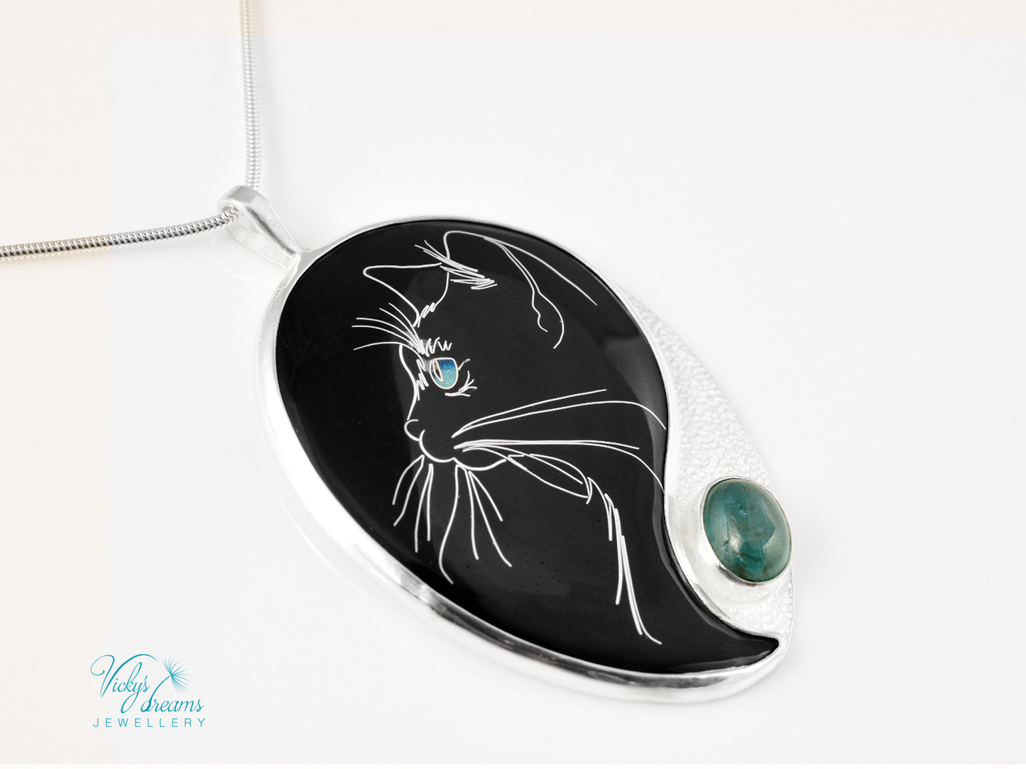 cat pendant, cloisonné enamel, sterling silver, apatite stone