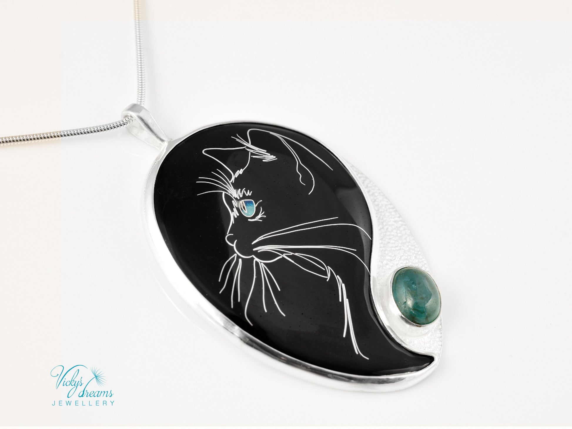 cat pendant, cloisonné enamel, sterling silver, apatite stone