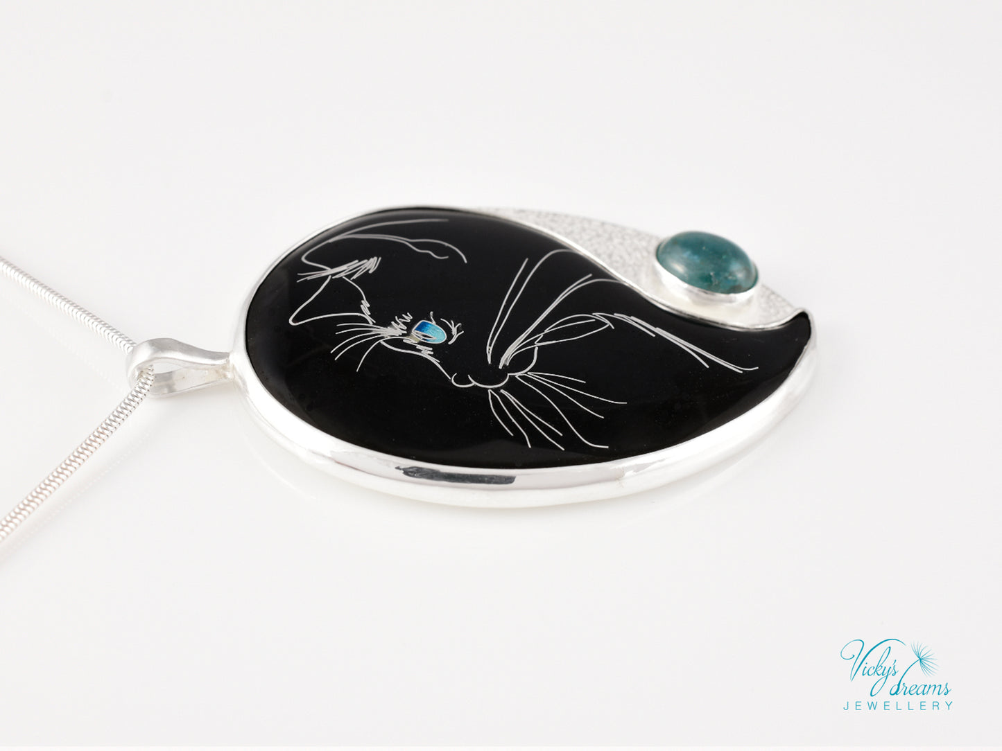 cat pendant, cloisonné enamel, sterling silver, apatite stone