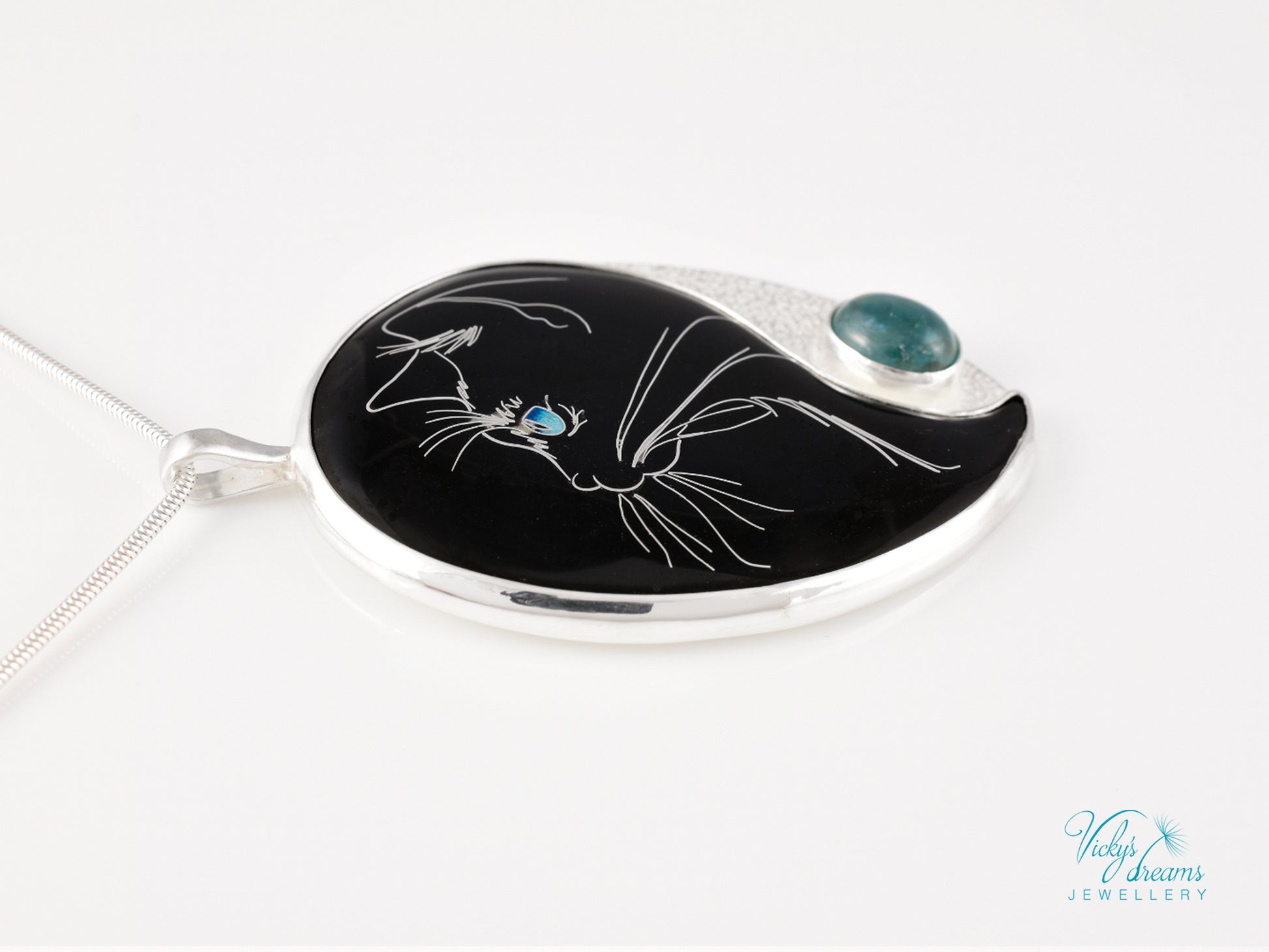 cat pendant, cloisonné enamel, sterling silver, apatite stone