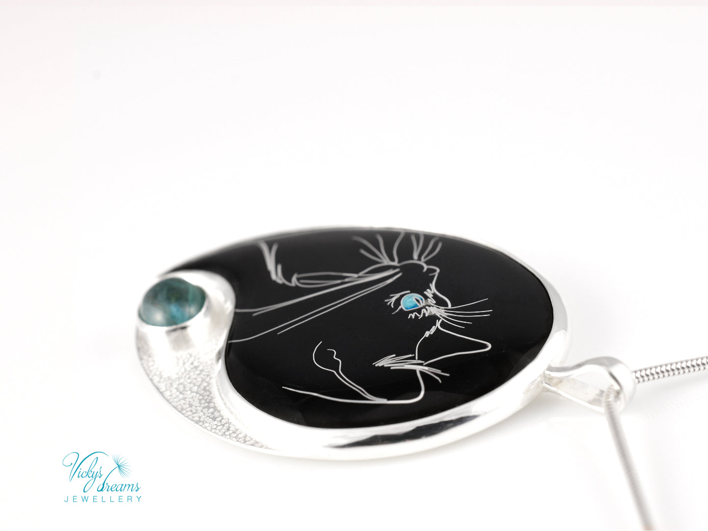 cat pendant, cloisonné enamel, sterling silver, apatite stone
