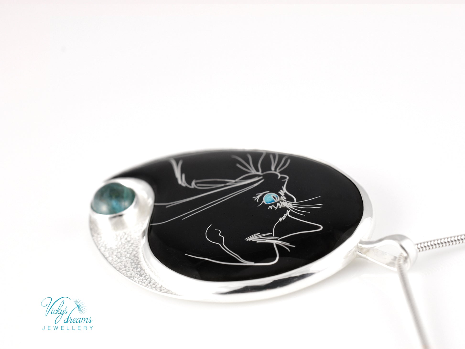 cat pendant, cloisonné enamel, sterling silver, apatite stone
