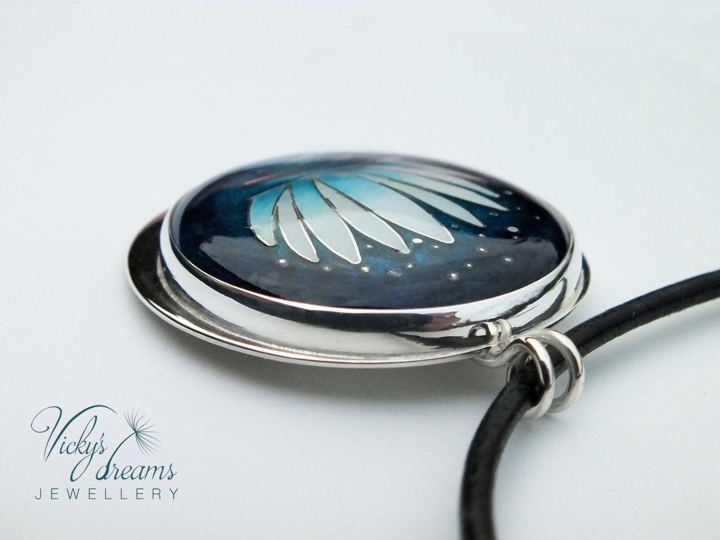 Lotus on the water - Cloisonné enamel necklace