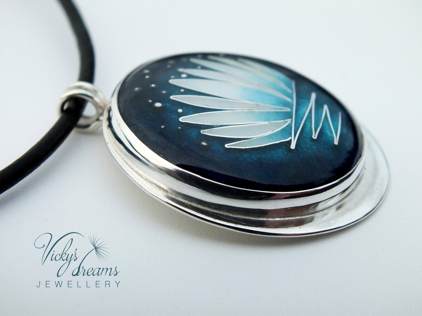 Lotus on the water - Cloisonné enamel necklace