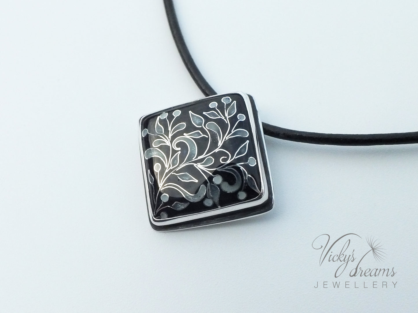 vintage style flowers Cloisonné enamel pendant