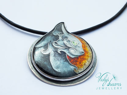 Green eyed cat - Cloisonné enamel necklace