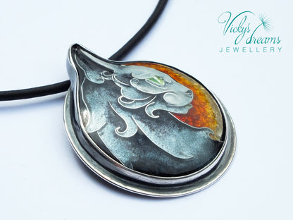 Green eyed cat - Cloisonné enamel necklace