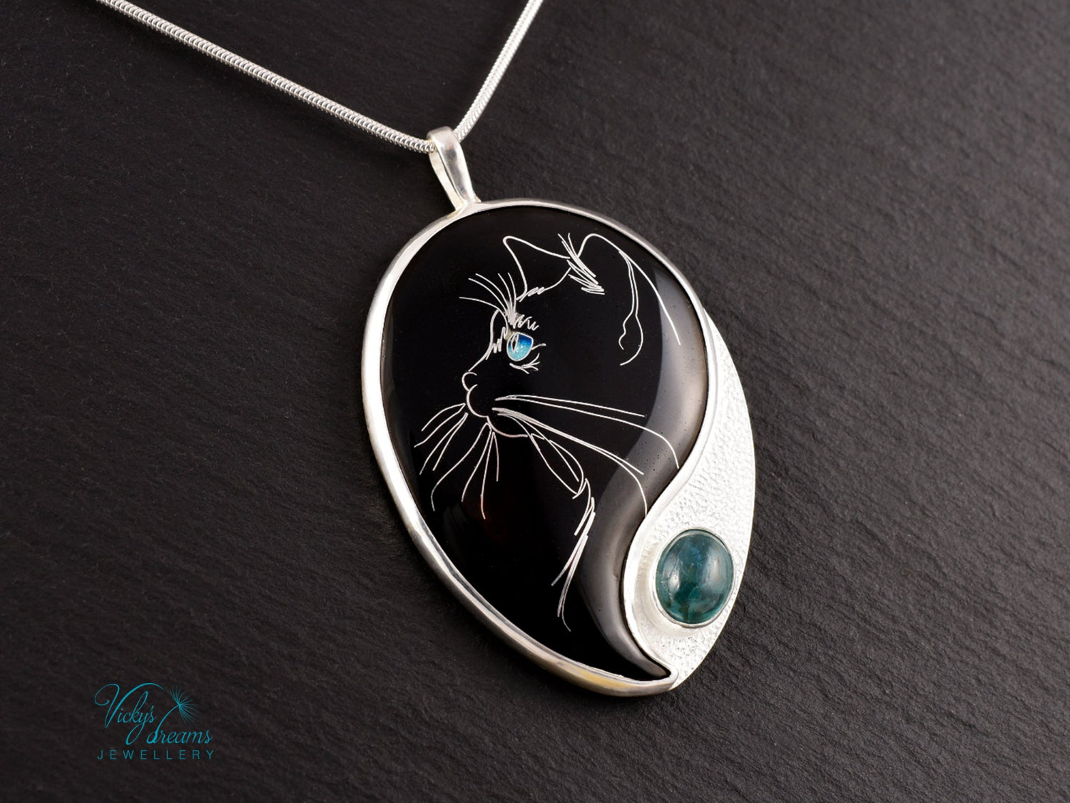 cat pendant, cloisonné enamel, sterling silver, apatite stone