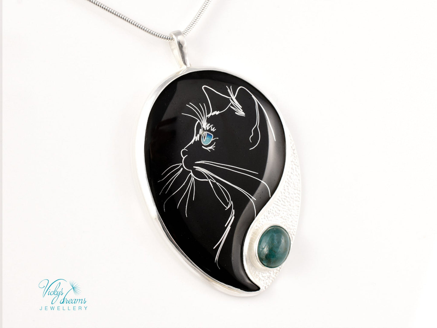 cat pendant, cloisonné enamel, sterling silver, apatite stone