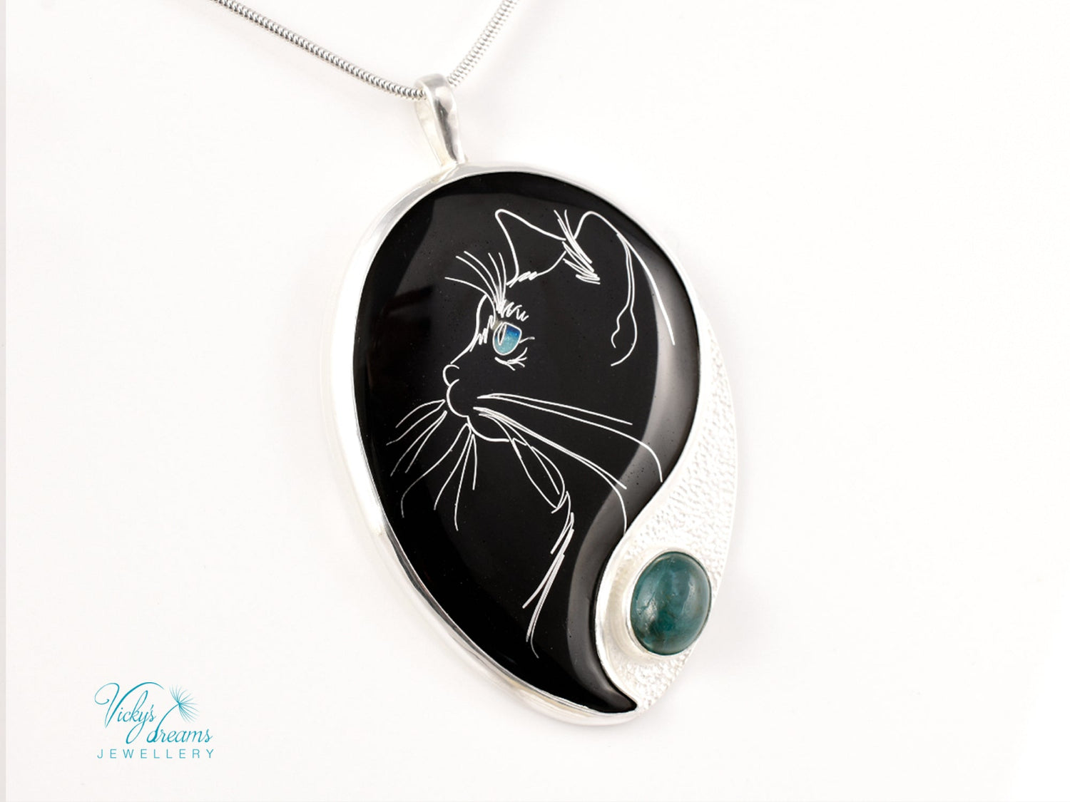 cat pendant, cloisonné enamel, sterling silver, apatite stone