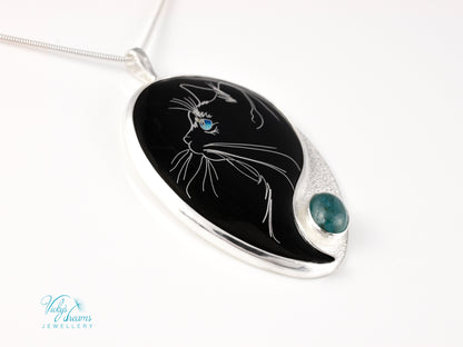 cat pendant, cloisonné enamel, sterling silver, apatite stone