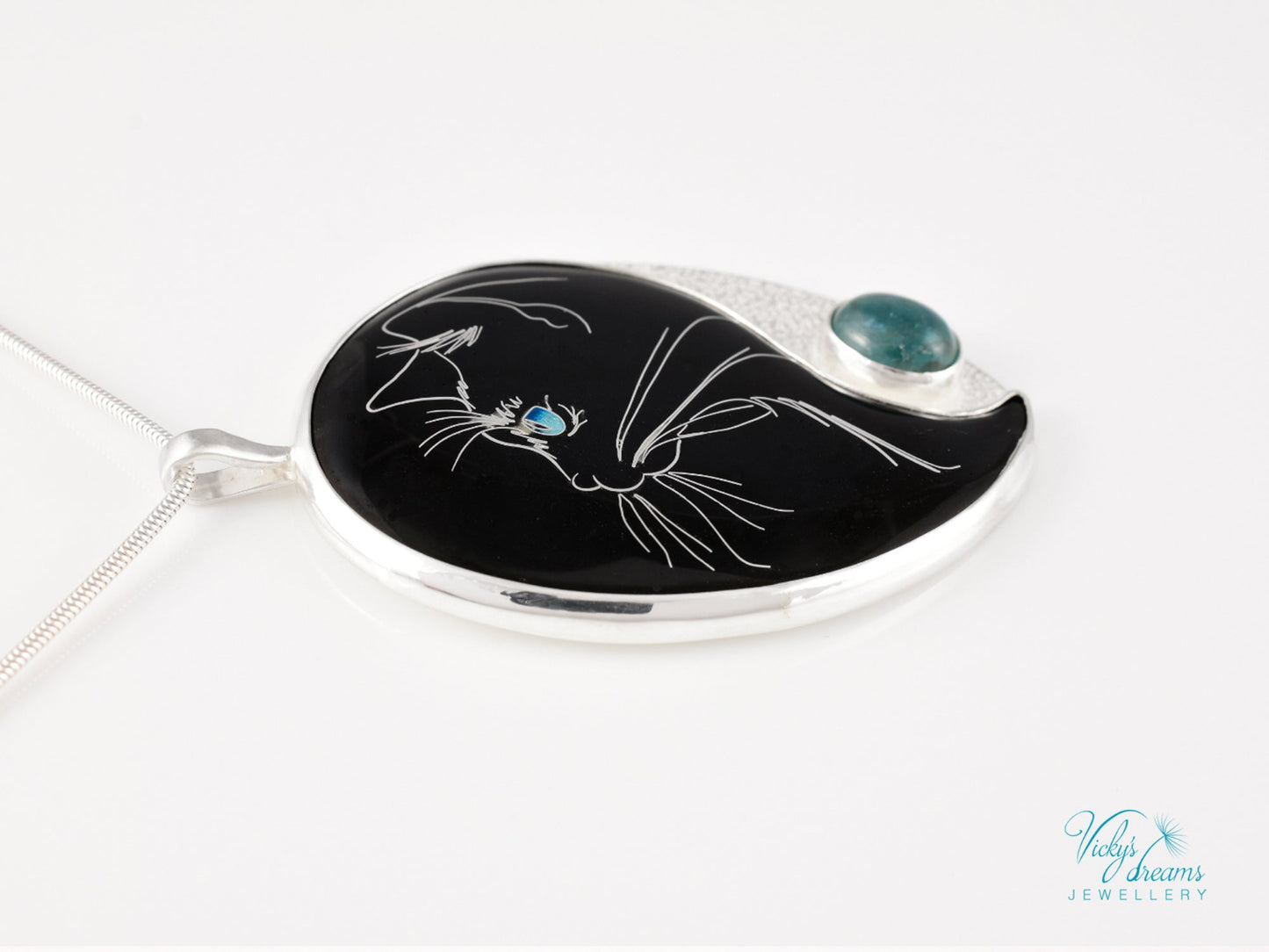 cat pendant, cloisonné enamel, sterling silver, apatite stone
