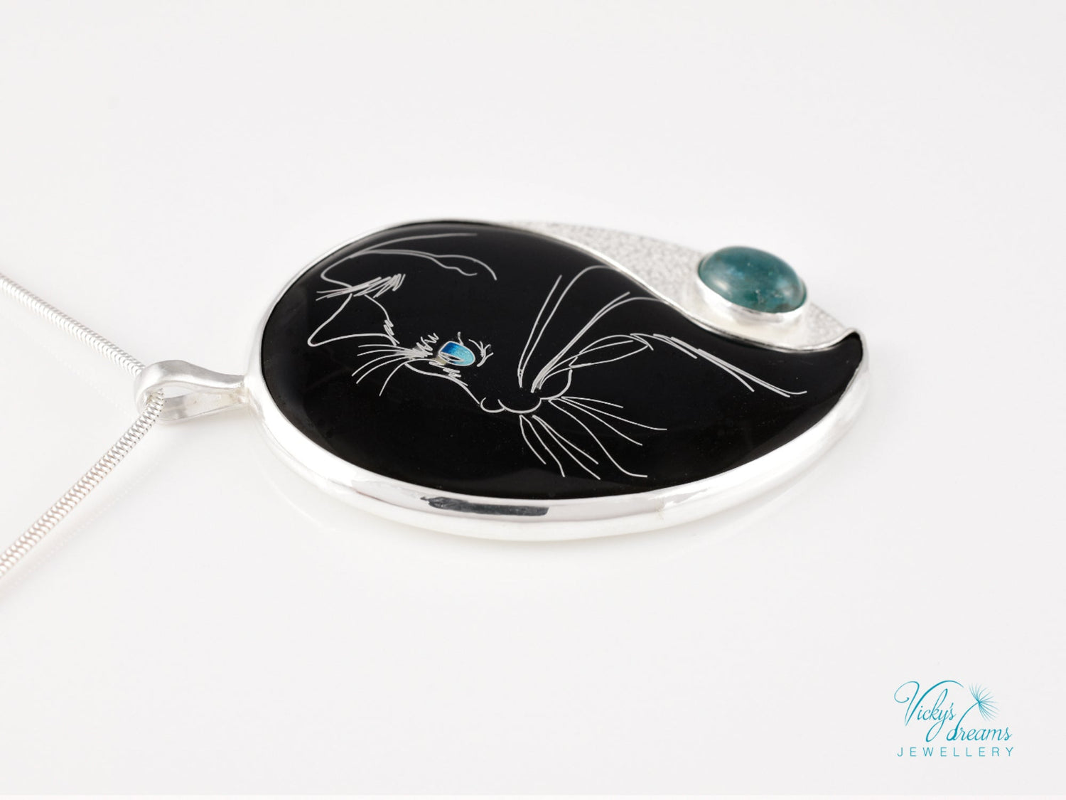 cat pendant, cloisonné enamel, sterling silver, apatite stone