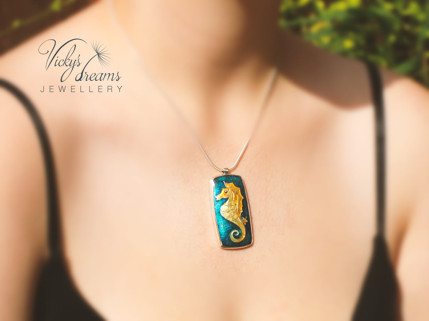 seahorse pendant