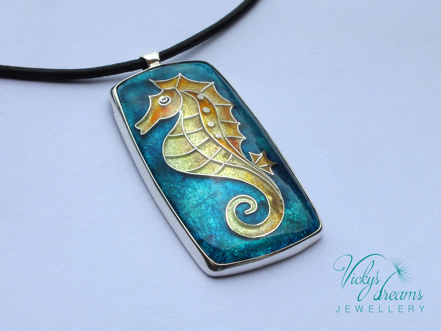 seahorse pendant