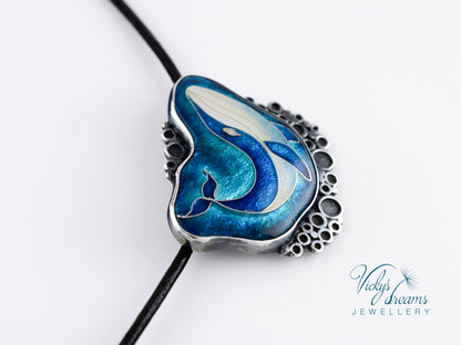 whale-enamel-necklace
